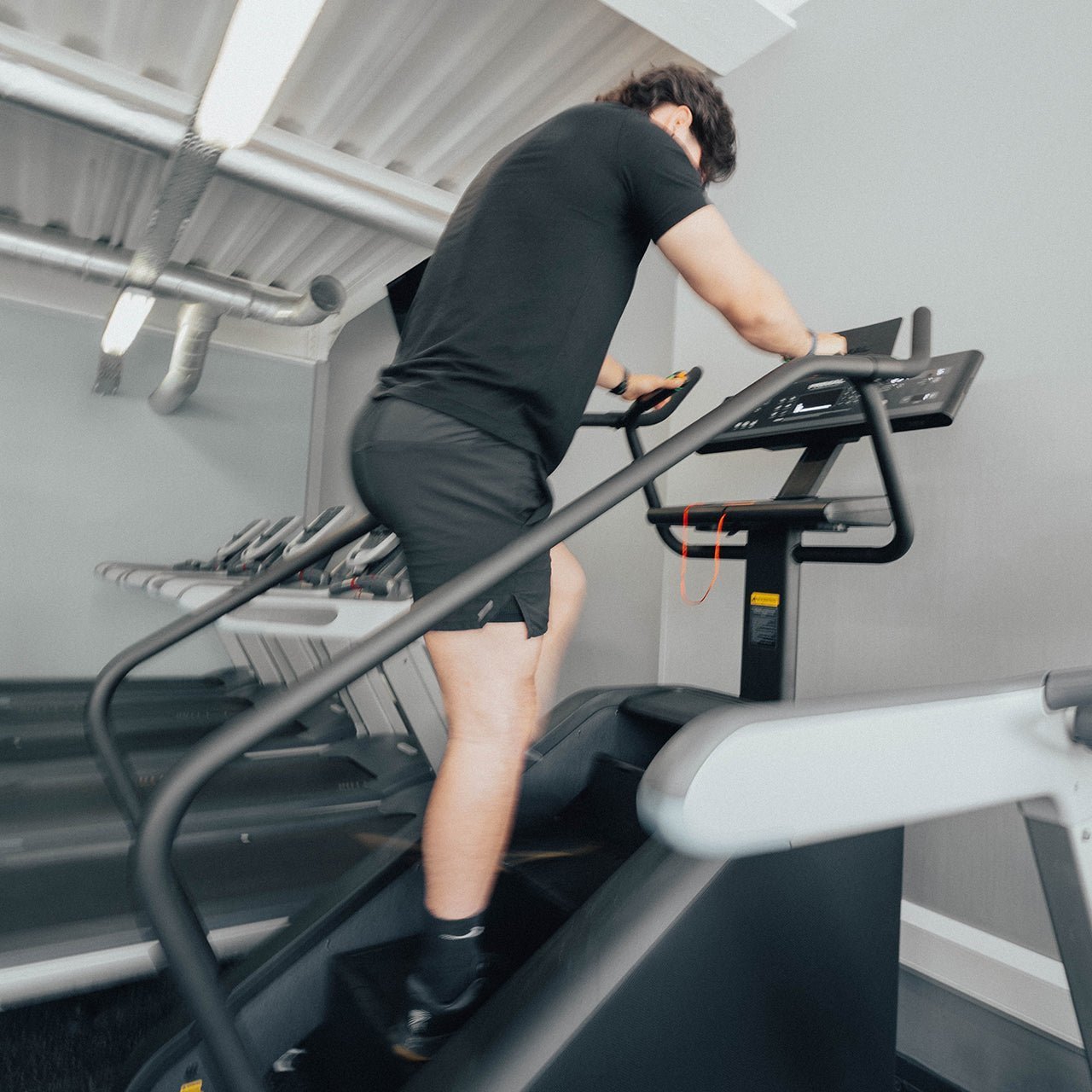 PSSC2800-Performance-Stair-Climber-Exercise-Steppers-Athlete-Shot_598ab194-1e3f-4bdc-bc01-5e1d56945e0d